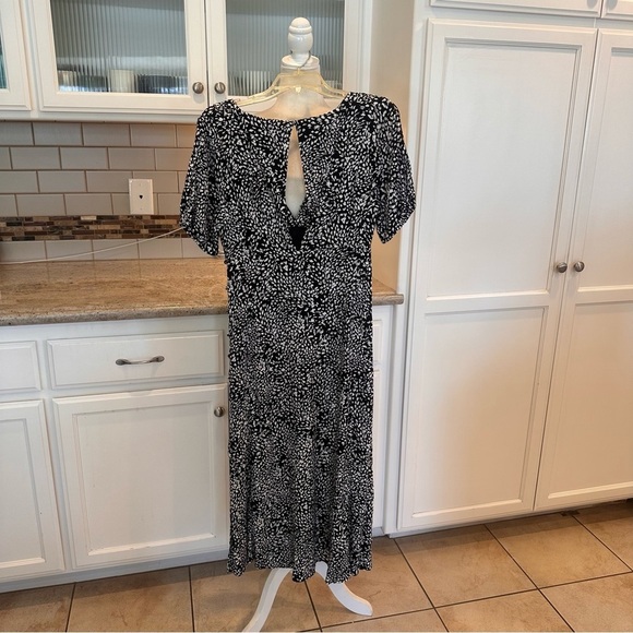 Free People Black White Looking for Love Short Sleeve Midi Dress Size 4 - Picture 4 of 12